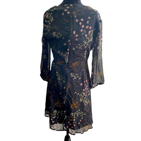 Size 8 floral dress, bought in UK at #Reformation.Sheer sleeves, light weight. - Picture 1 of 2